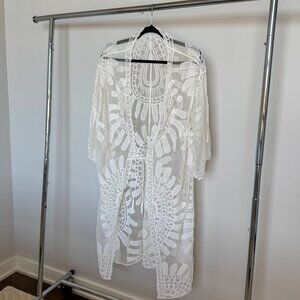 White Lace Kimono / Swimsuit Cover-Up – Approx. Size Small